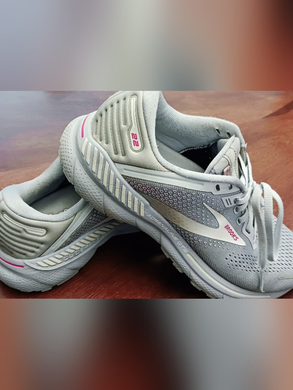 Brooks Adrenaline GTS 22 Women's Kentucky Blue, White & Rose Pink, Size 8.5
